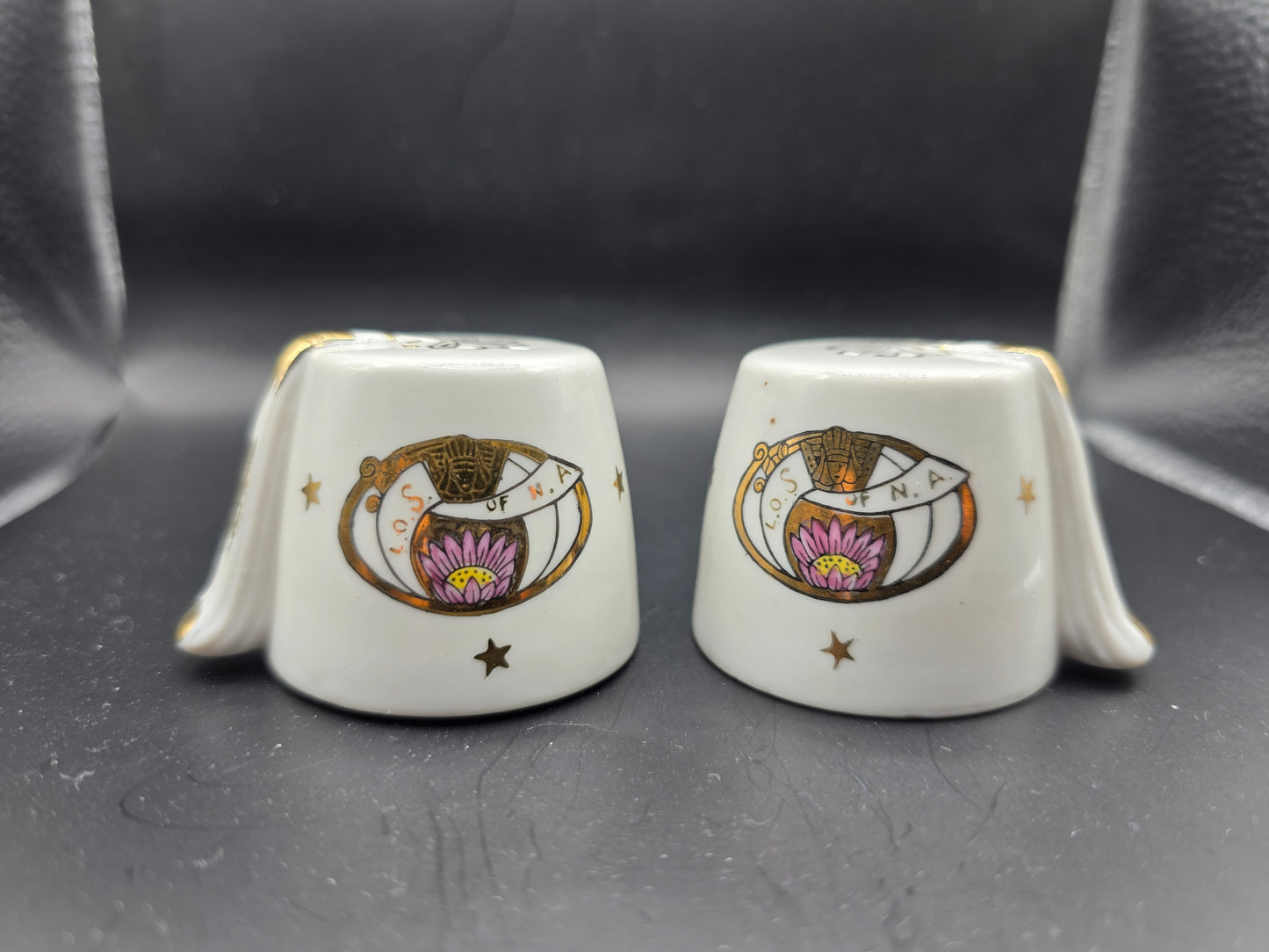 VINTAGE LOSNA Ladies Oriental Shrine Fez Hat Salt & Pepper Shakers