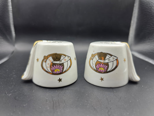 VINTAGE LOSNA Ladies Oriental Shrine Fez Hat Salt & Pepper Shakers - NOS