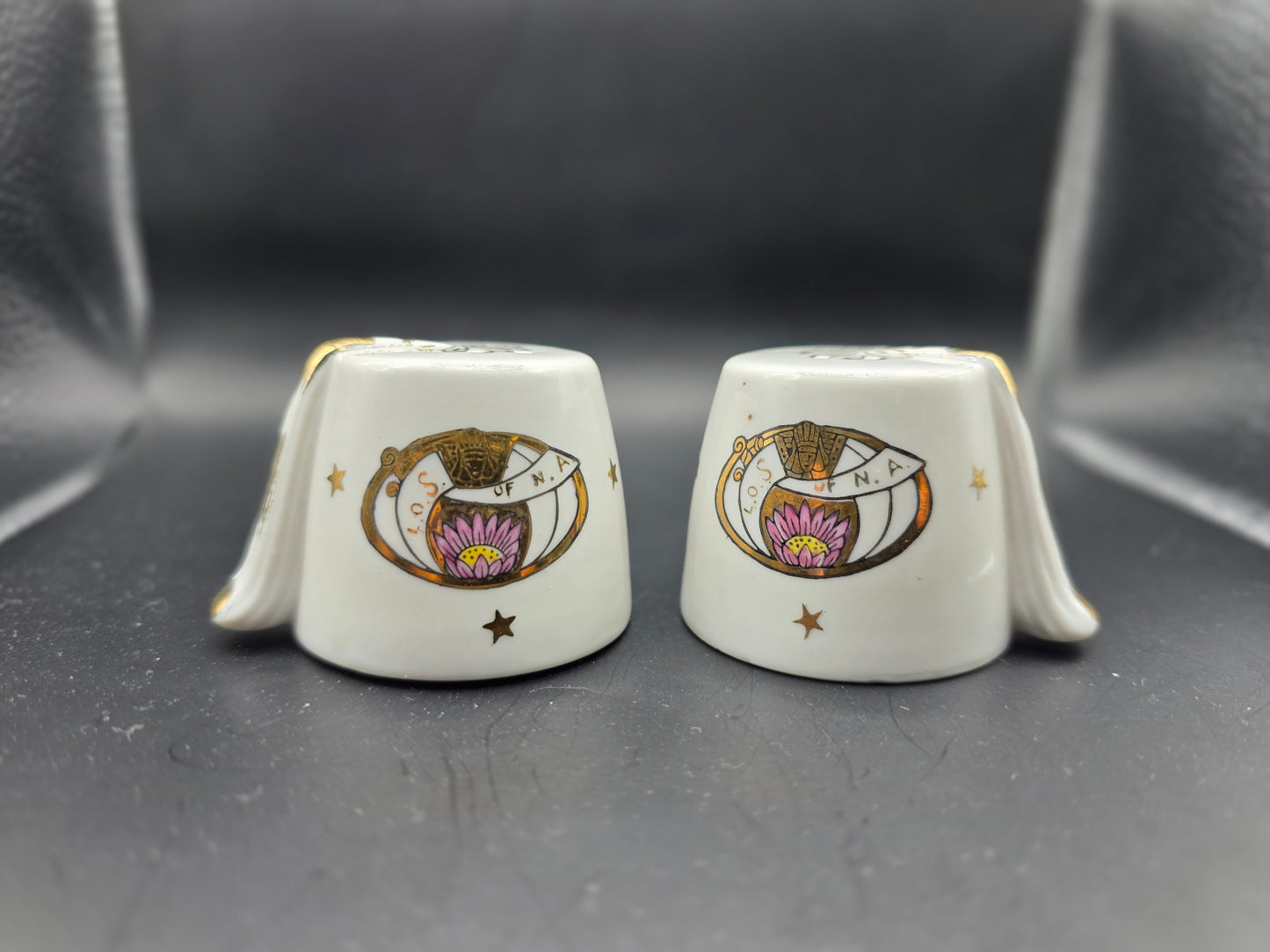 VINTAGE LOSNA Ladies Oriental Shrine Fez Hat Salt & Pepper Shakers