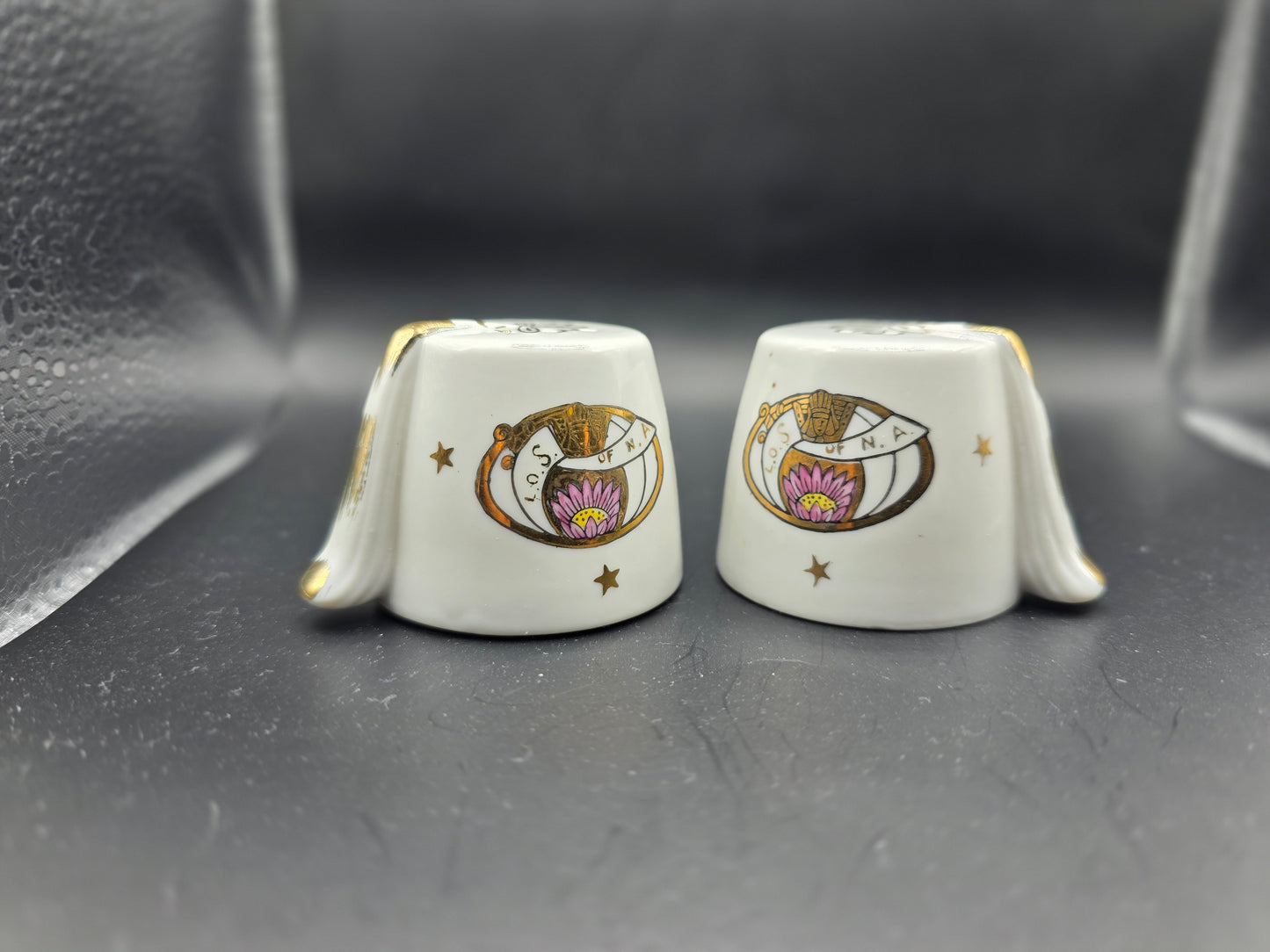 VINTAGE LOSNA Ladies Oriental Shrine Fez Hat Salt & Pepper Shakers