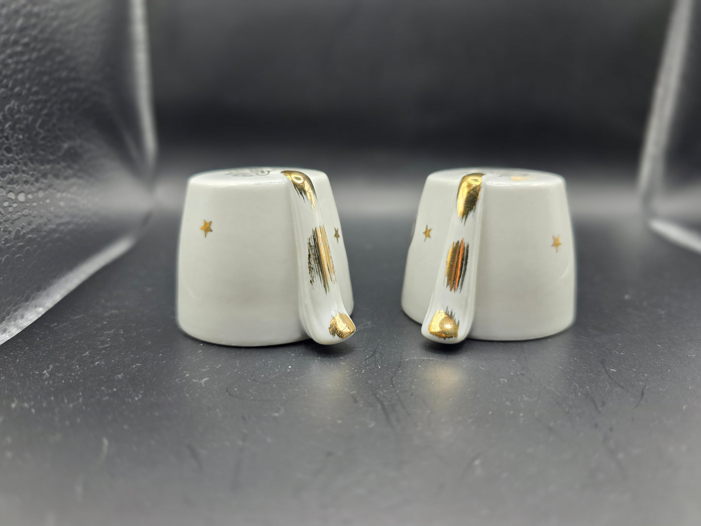 VINTAGE LOSNA Ladies Oriental Shrine Fez Hat Salt & Pepper Shakers